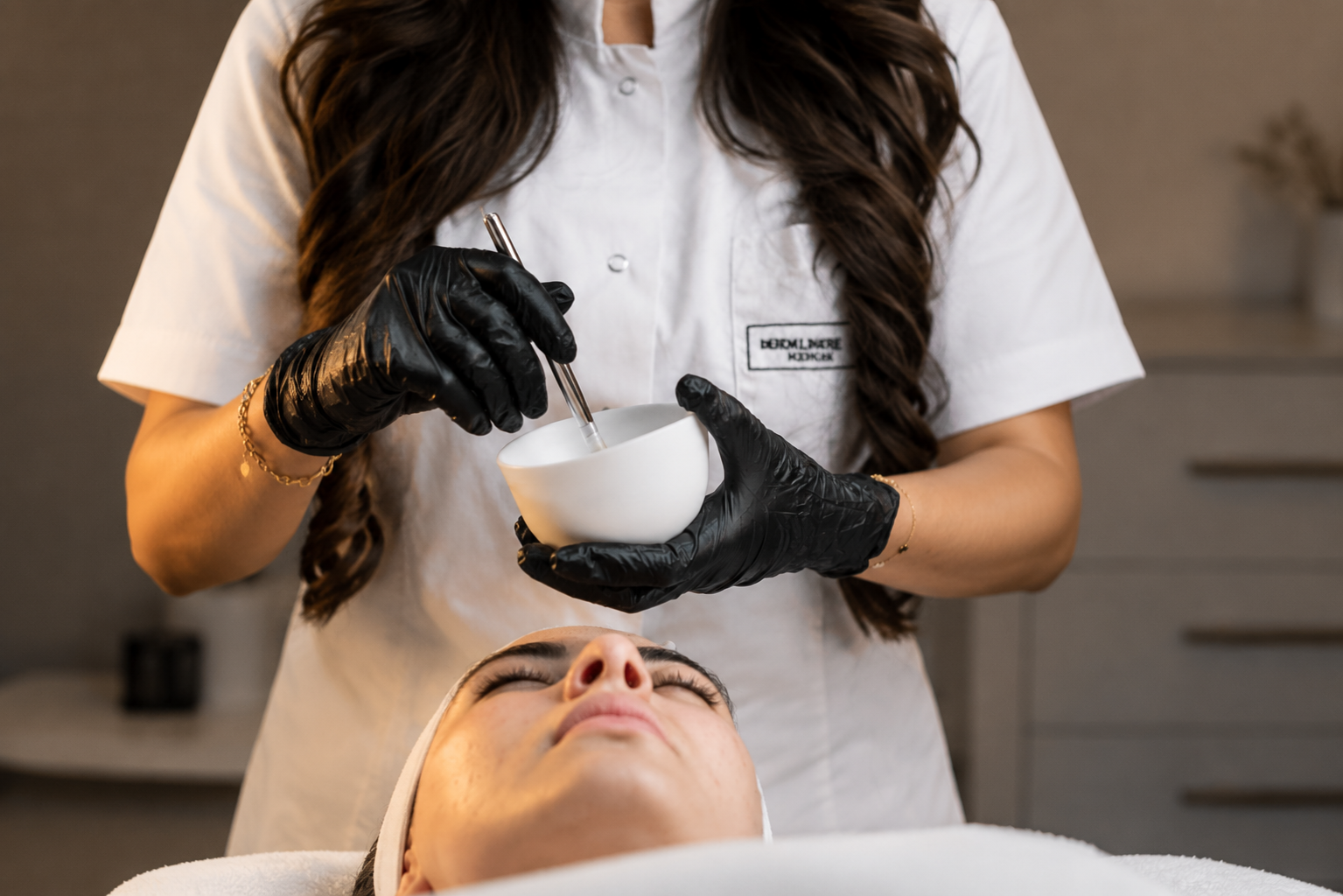 Professionele chemische peeling behandeling
